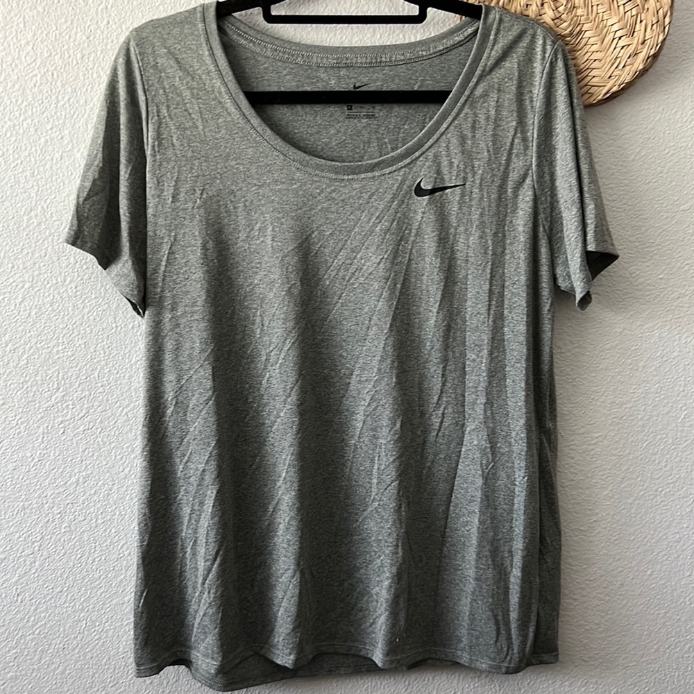 Nike Dri-Fit Short Sleeve Grey T-Shirt - Size XL